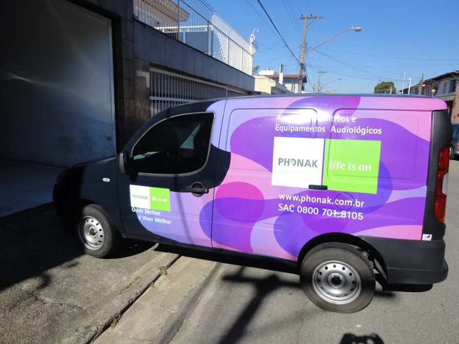 Adesivação de frota comercial